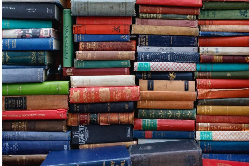 Books featured with the consulting team’s reading recommendations